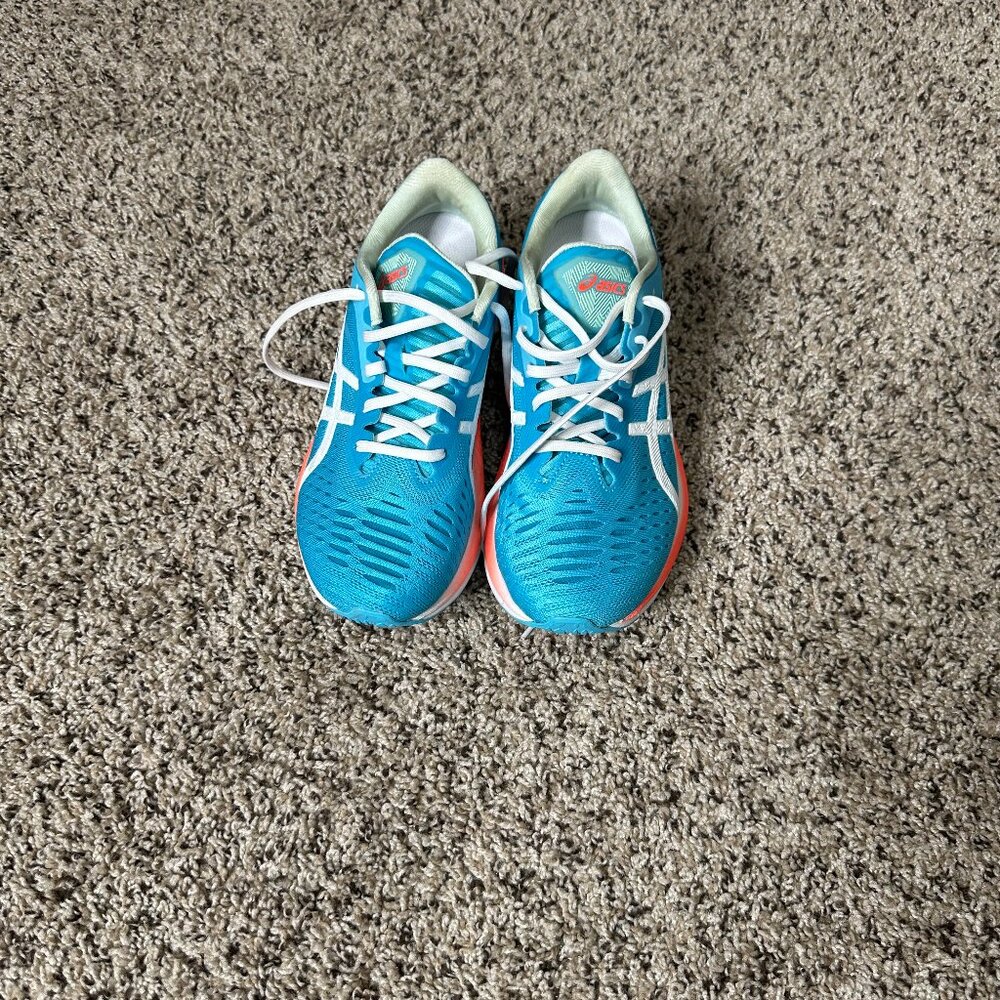 Zapatillas de running Asics Novablast para mujer - Picture 2 of 8